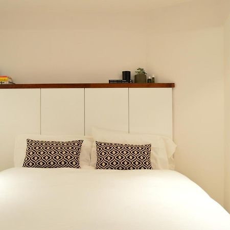 1 Bedroom Apartment With Terrace On Warren Street ロンドン エクステリア 写真